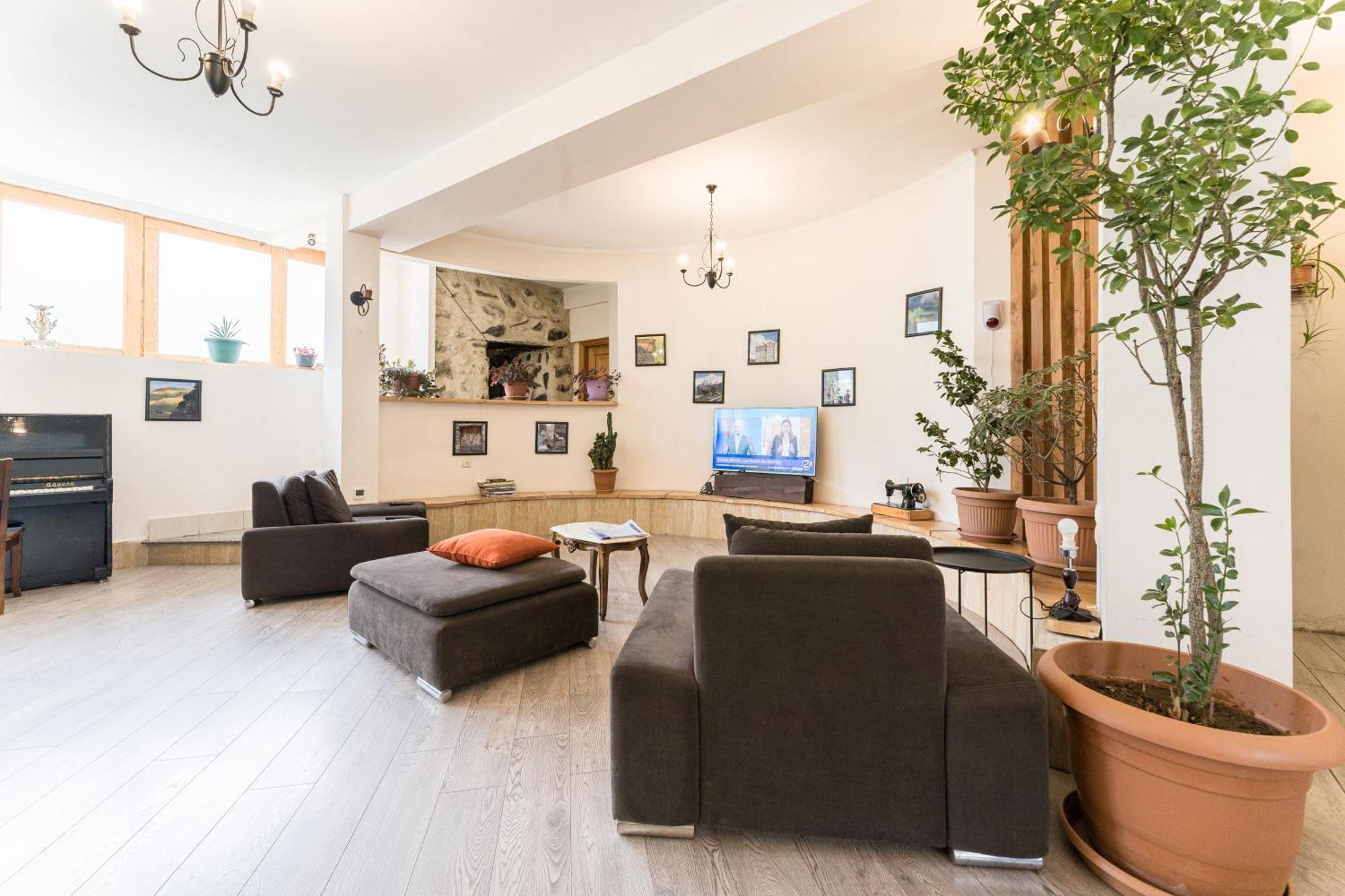 Hotel Old Seti Mestia Eksteriør billede